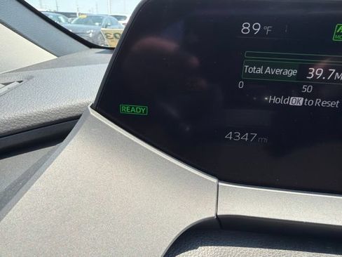 Used 2026 Toyota Prius Plug-In Hybrid FWD image 10