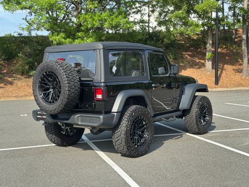 Used 2025 Jeep Wrangler Sport AWD/4WD image 11