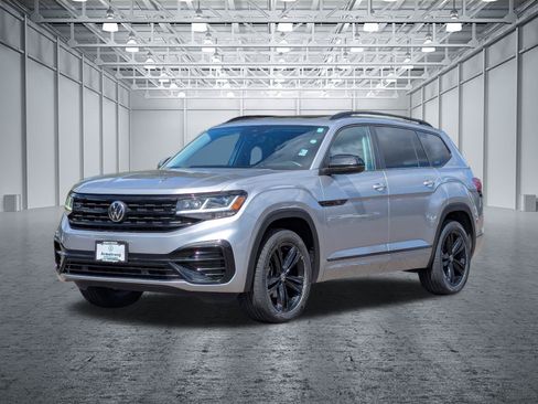 Used 2023 Volkswagen Atlas SEL R-Line AWD/4WD image 9