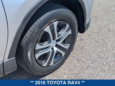 Used 2016 Toyota RAV4 LE FWD image 13