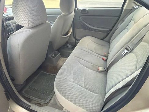 Used 2004 Chrysler Sebring LX FWD image 6