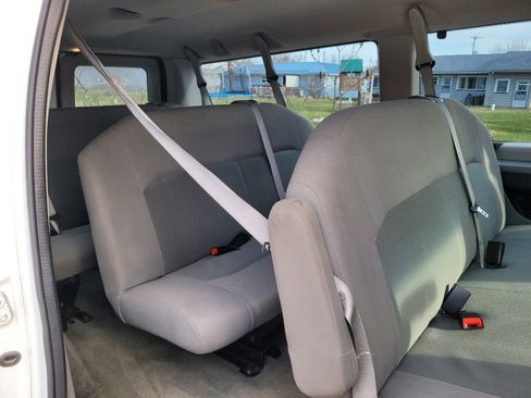 Used 2013 Ford E-350 and Econoline 350 XLT image 5