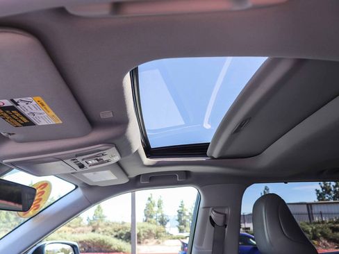 Used 2022 Toyota Highlander XLE AWD/4WD image 26