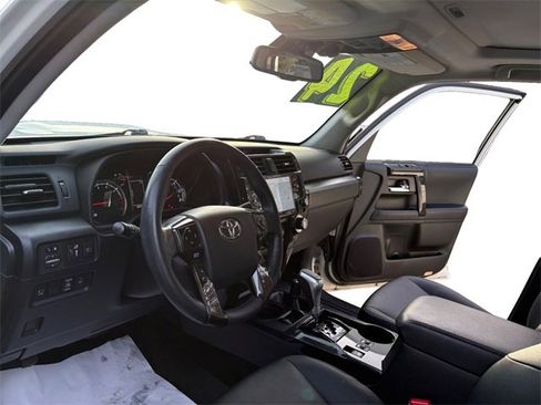 Used 2024 Toyota 4Runner TRD Off-Road Premium w/ Off Road Premium Plus Package image 9