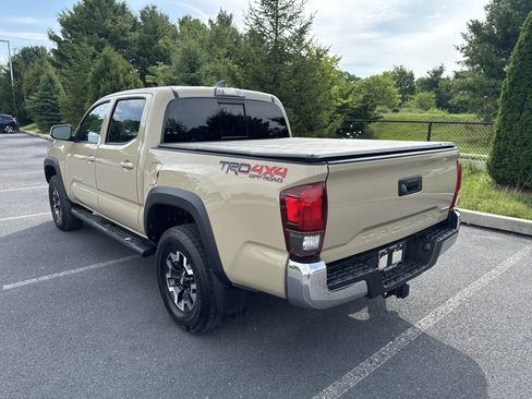 Used 2019 Toyota Tacoma TRD Off-Road AWD/4WD image 26