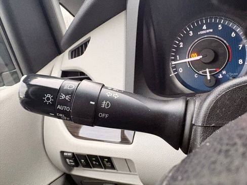 Used 2016 Toyota Sienna XLE image 35