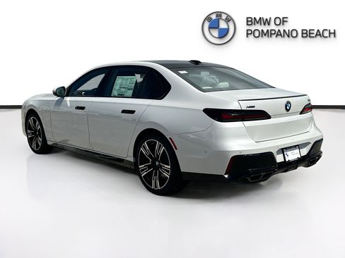 New 2026 BMW 760i xDrive w/ Executive Package AWD/4WD image 4