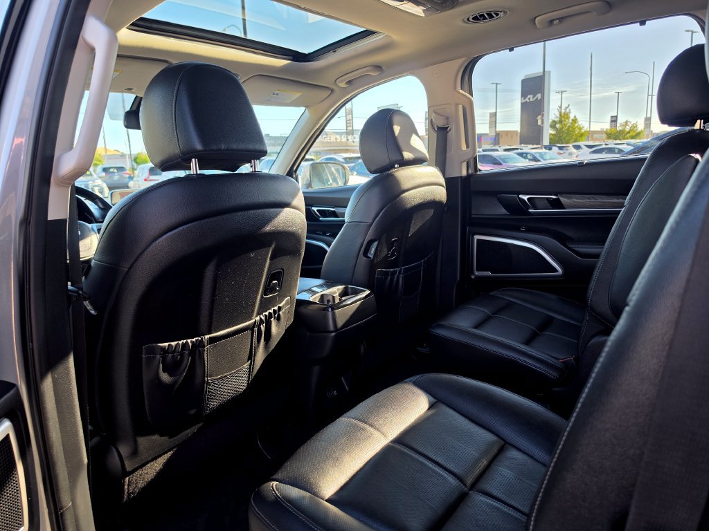 Certified 2022 Kia Telluride EX w/ EX Premium Package AWD/4WD image 12