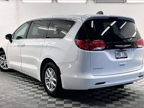 Used 2023 Chrysler Voyager LX FWD image 10