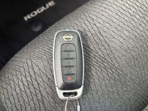 Used 2025 Nissan Rogue SV FWD image 19