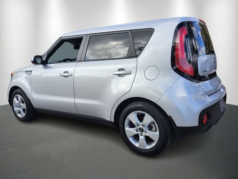 Used 2017 Kia Soul image 5
