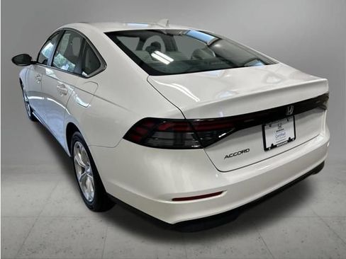 Used 2023 Honda Accord LX image 4