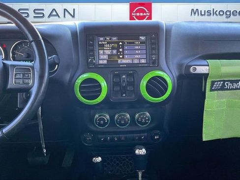 Used 2015 Jeep Wrangler Unlimited Sahara w/ Max Tow Package image 9