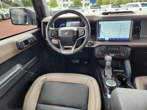 Used 2024 Ford Bronco Wildtrak image 13