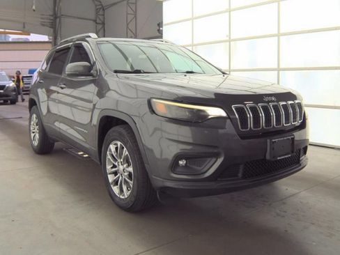 Used 2019 Jeep Cherokee Latitude Plus w/ Cold Weather Group AWD/4WD image 4