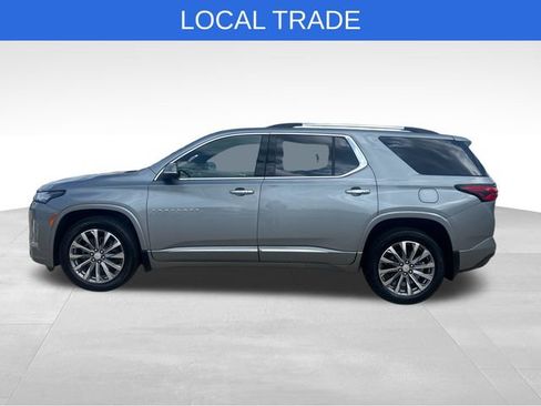Used 2023 Chevrolet Traverse Premier AWD/4WD image 3
