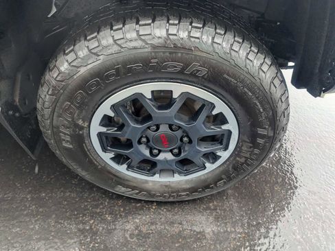 Certified 2024 Toyota Tacoma TRD Off-Road AWD/4WD image 9