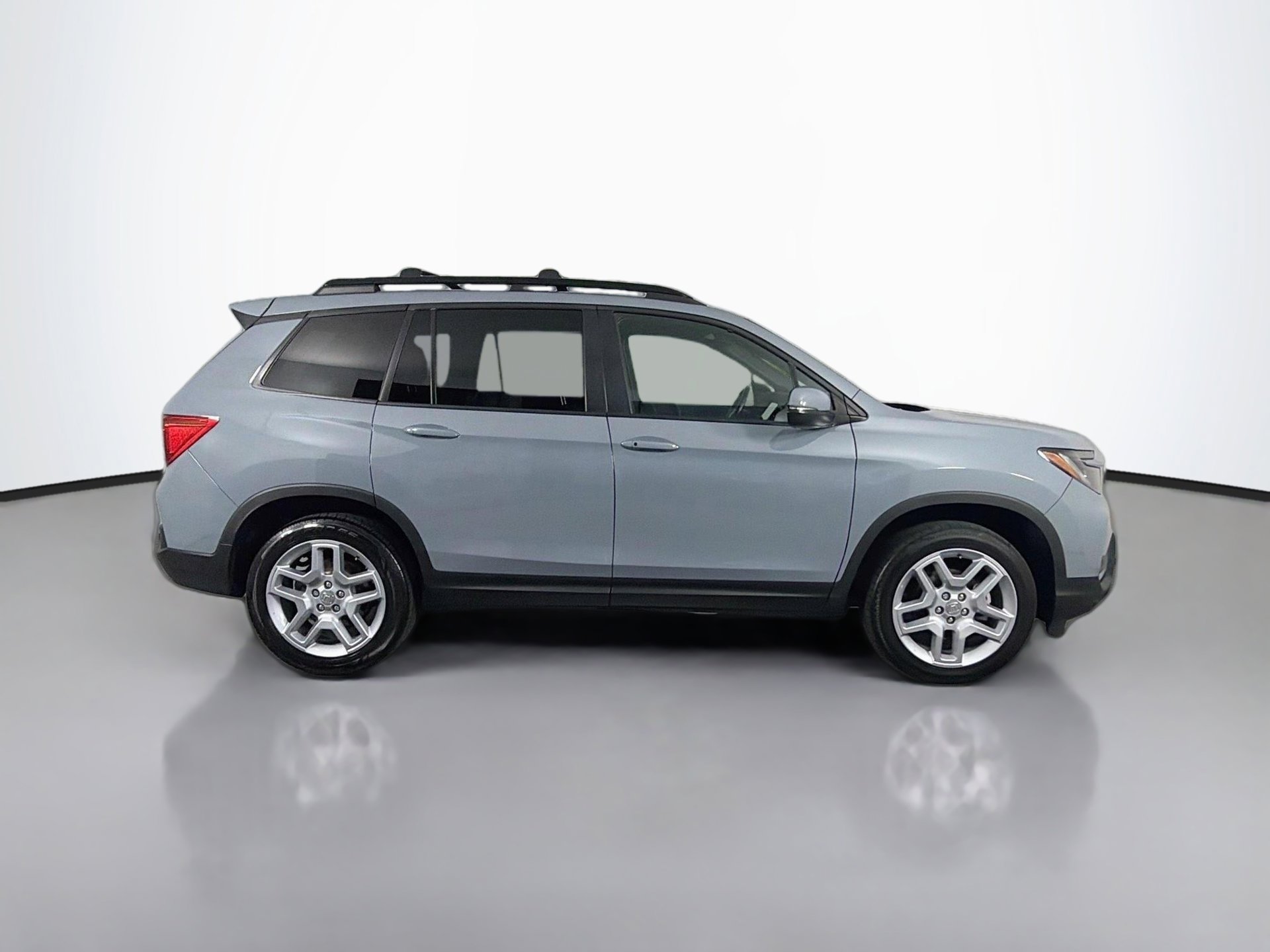 Used 2025 Honda Passport EX-L image 2