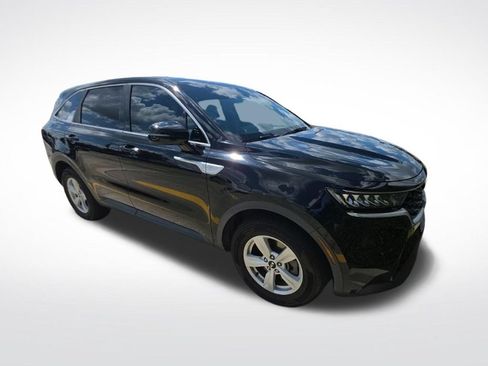 Used 2021 Kia Sorento LX FWD image 2