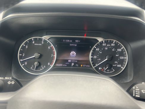 Used 2025 Nissan Rogue SV AWD/4WD image 9