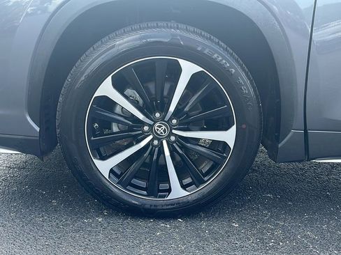 Used 2021 Toyota Highlander XSE image 9