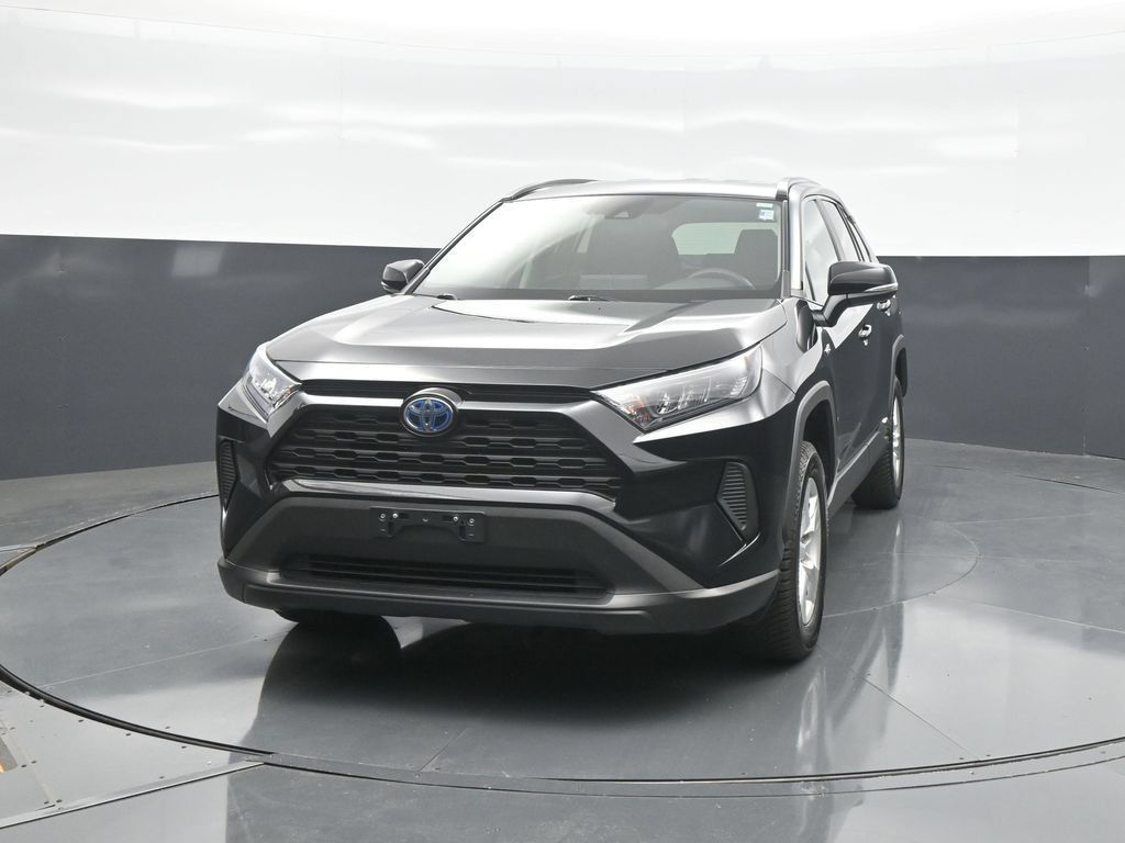 Used 2020 Toyota RAV4 LE w/ Carpet Mat Package AWD/4WD image 2