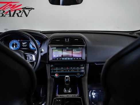 Used 2020 Jaguar F-PACE SVR AWD/4WD image 45