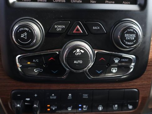 Used 2013 RAM 1500 Laramie w/ Convenience Group image 37