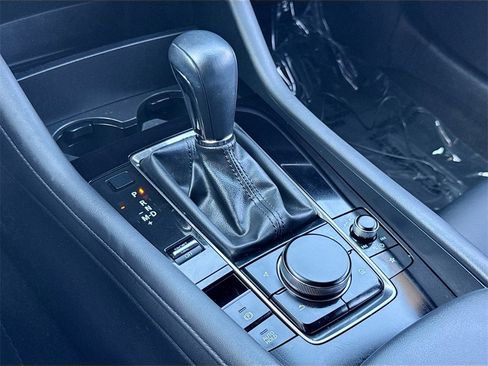 Used 2019 MAZDA MAZDA3 Hatchback w/ Preferred Package image 19