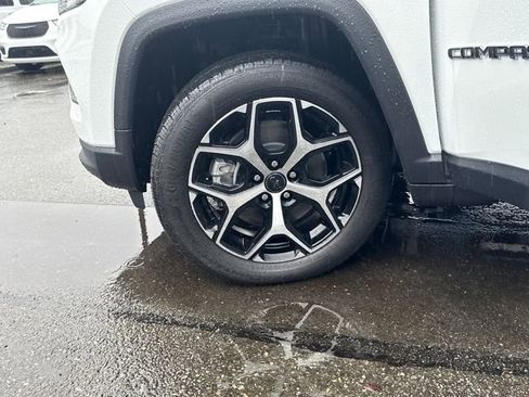 New 2026 Jeep Compass Limited image 25