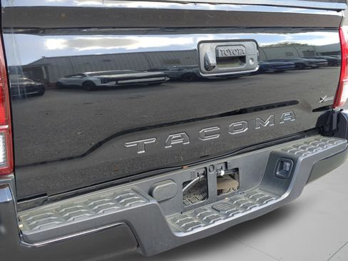 Used 2022 Toyota Tacoma SR w/ SR Convenience Package image 30