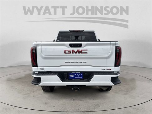 Used 2024 GMC Sierra 2500 AT4 w/ AT4 Premium Plus Package image 4