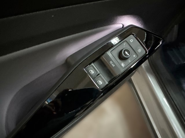 Certified 2023 Volkswagen ID.4 Pro S AWD/4WD image 16