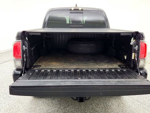 Used 2022 Toyota Tacoma TRD Sport w/ Technology Package image 19