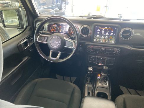Used 2018 Jeep Wrangler Unlimited Sahara image 22