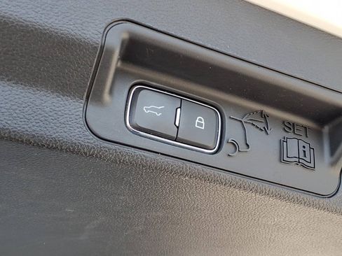 Used 2020 Ford Explorer XLT w/ Equipment Group 202A AWD/4WD image 26