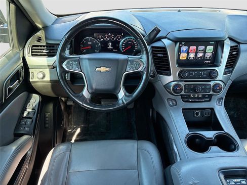 Used 2017 Chevrolet Suburban LT w/ Luxury Package RWD image 27