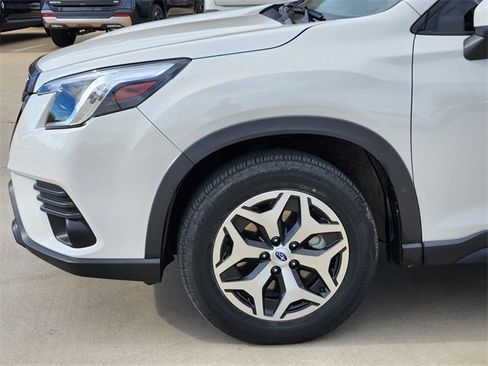 Certified 2024 Subaru Forester Premium image 8
