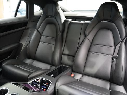 Used 2019 Porsche Panamera 4 Executive image 32