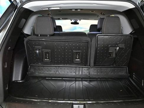 Used 2021 Chevrolet Traverse LS FWD image 51