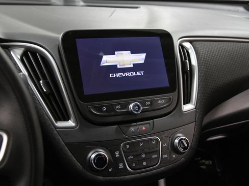 Certified 2025 Chevrolet Malibu LT image 9