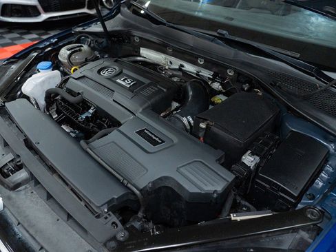 Used 2015 Volkswagen Golf R 4-Door AWD/4WD image 50