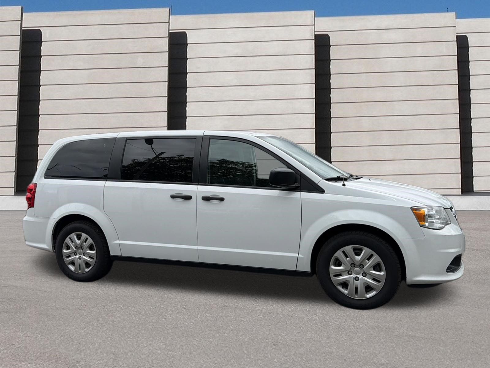 Used 2019 Dodge Grand Caravan w/ UConnect Hands-Free Group FWD image 6