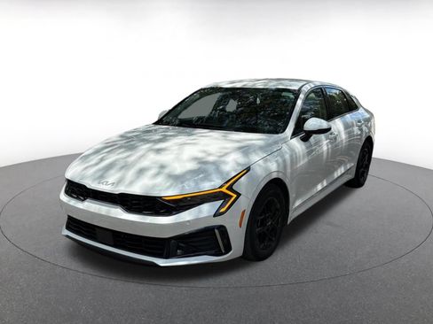 Used 2025 Kia K5 LXS FWD image 4