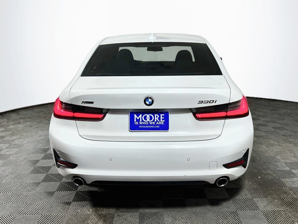 Used 2019 BMW 330i xDrive Sedan w/ Premium Package AWD/4WD image 6