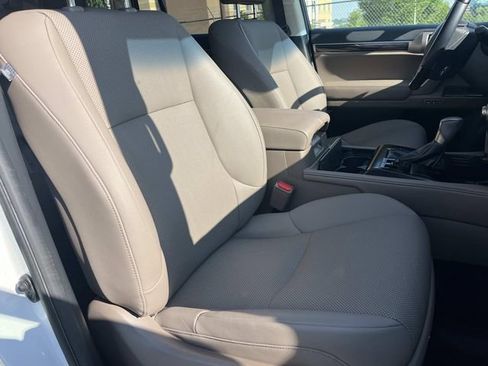 Used 2020 Lexus GX 460 Premium w/ Premium Package AWD/4WD image 28