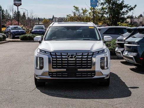 Used 2023 Hyundai Palisade Calligraphy w/ Cargo Package AWD/4WD image 2