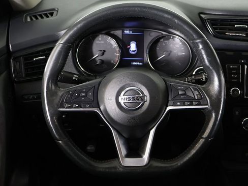 Used 2018 Nissan Rogue SV w/ Premium Package image 42