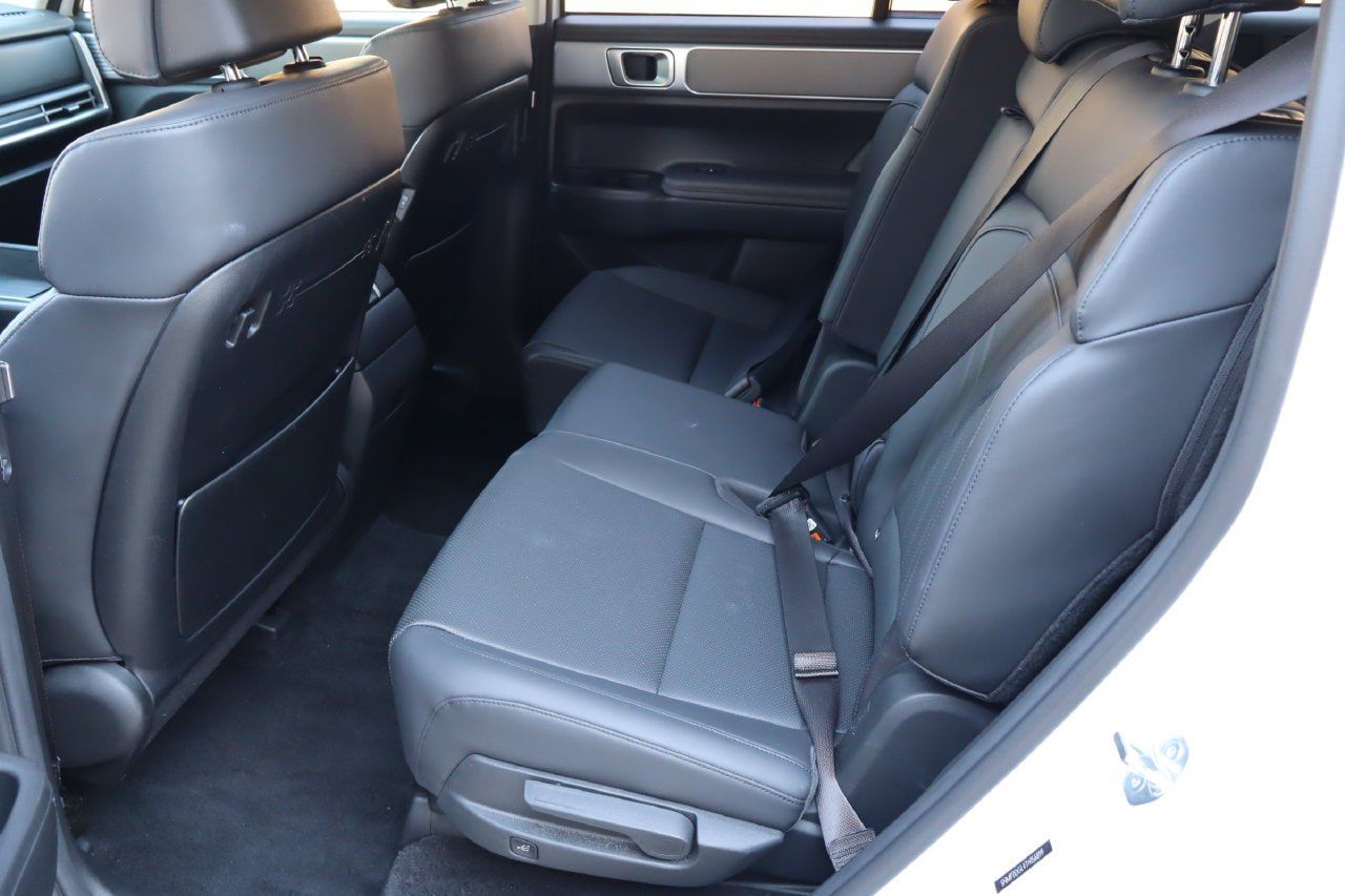 Used 2026 Hyundai Santa Fe SEL AWD/4WD image 5