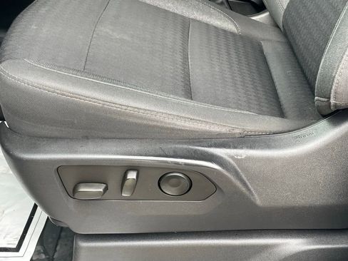 Used 2023 Chevrolet Silverado 1500 LT AWD/4WD image 10